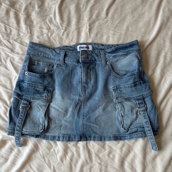 Grunge Y2K Mid-Rise Cargo Tab Denim Mini Skirt - Picture 3 of 6